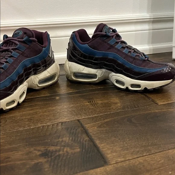 Nike Air Max 95 SE Port Wine / Space Blue - Picture 8 of 9